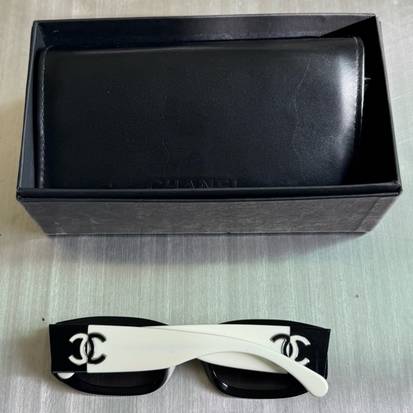 Chanel Rectangle Logo Colorblock Sunglasses Black/White - Picture 1 of 6